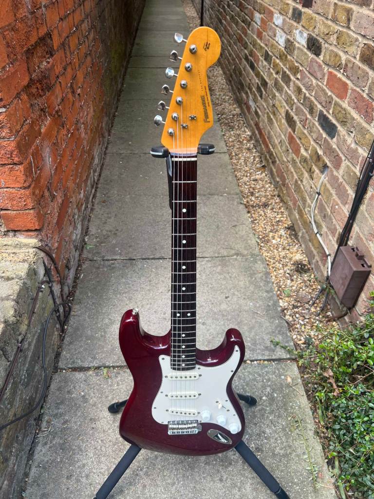 Fernandes The Revival RST-50 '64 (MIJ) + quality padded gig bag