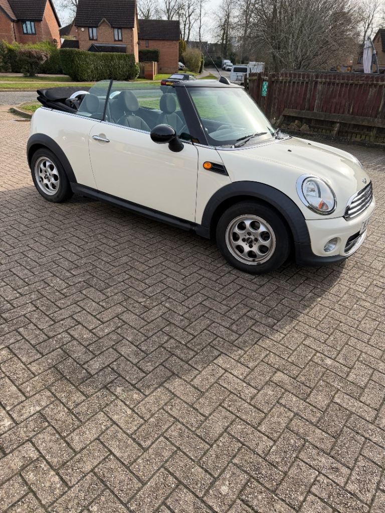 Mini, CONVERTIBLE, Convertible, 2011, Manual, 1598 (cc), 2 doors