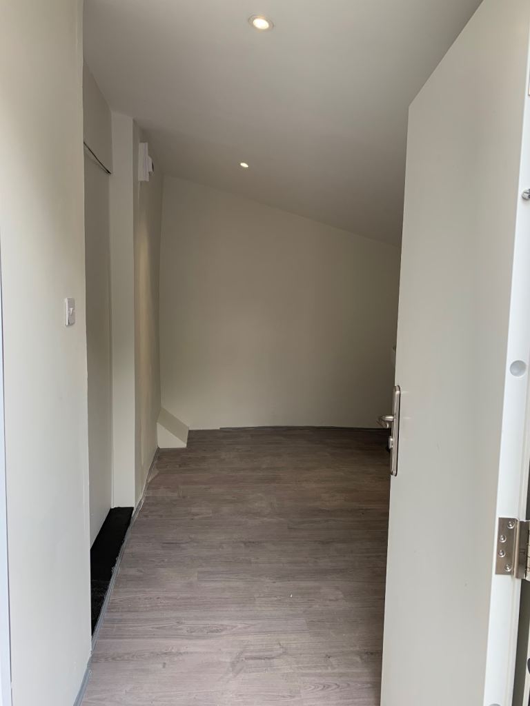 Room in city centre for commercial use 