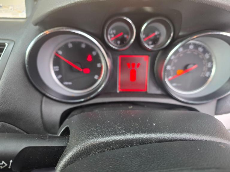 2015 Vauxhall Mokka 1.6 CDTi Tech Line 5dr HATCHBACK DIESEL Manual