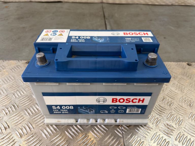 BOSCH 12V BATTERY 74AH LIKE NEW COME OUT OF A 2014 NISSAN JUKE 