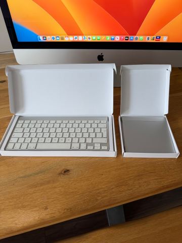 Apple iMac 27-inch with retina 5K display 2017 Model with Keyboard