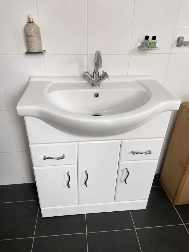 Bathroom Sink Unit & Tap