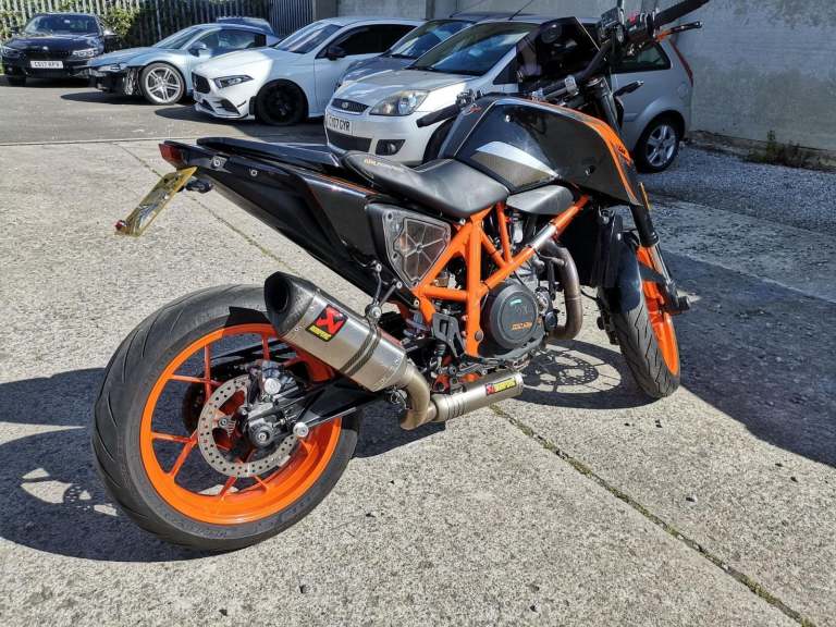 2016 16 KTM DUKE 690 R 16 MY AKRAPOVIC EXHAUST LC4 NAKED ROADSTER 690R SPEC