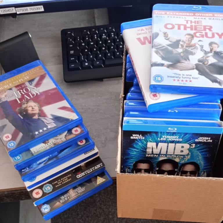 22 BLU-RAY DISCS. JOB LOT (Will not split) £10