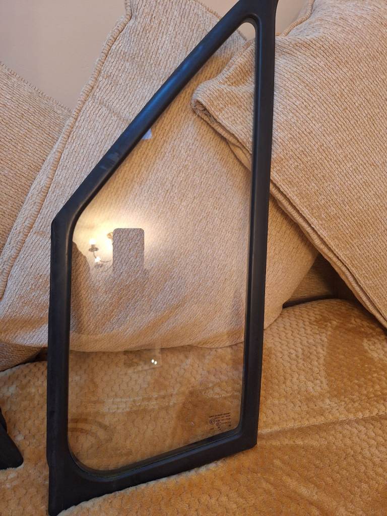 Mercedes sprinter mk2 passenger Nearside Door quarter glass 