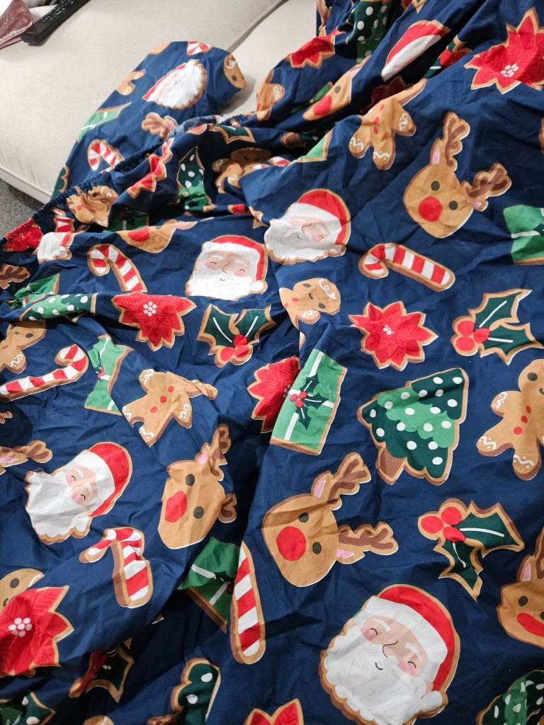 image for Single fitted bedsheet with pillow cover