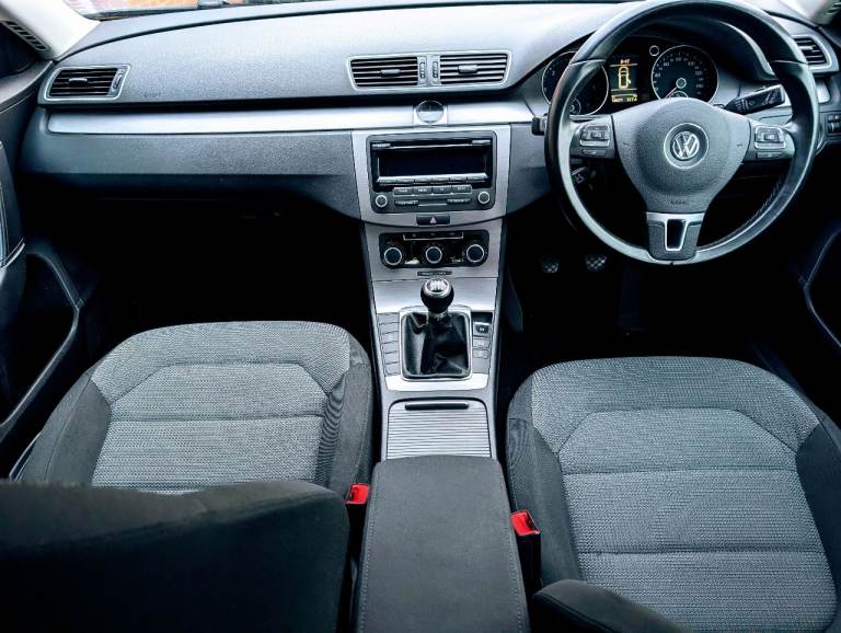 Volkswagen, PASSAT, Estate, 2011, Manual, 1968 (cc), 5 doors