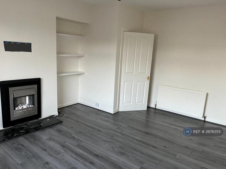 2 bedroom flat in Annandale Crescent, Crosshouse, KA2 (2 bed) (#2976355)
