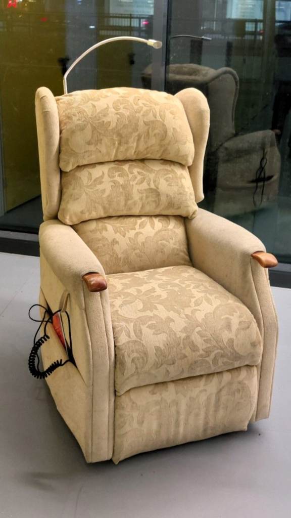 Electric Rise & Recliner Chair