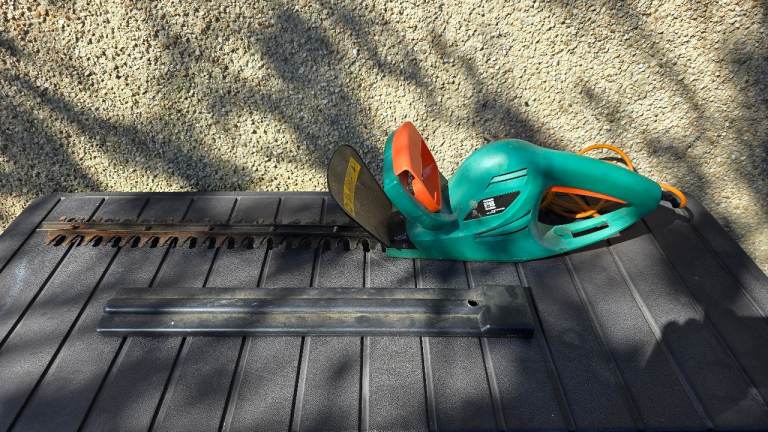 Powerbase, Corded Electric Hedge Trimmer 