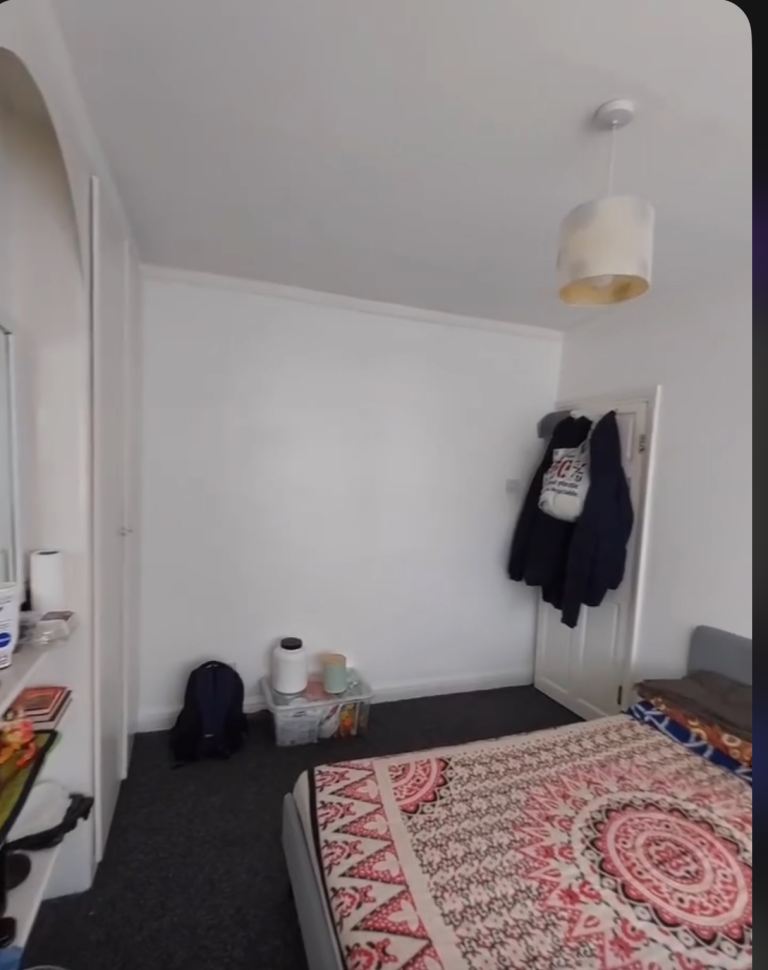 Double room available 