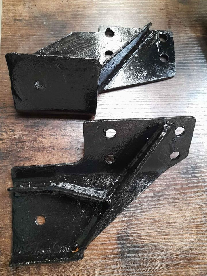 Landrover series gearbox mounts