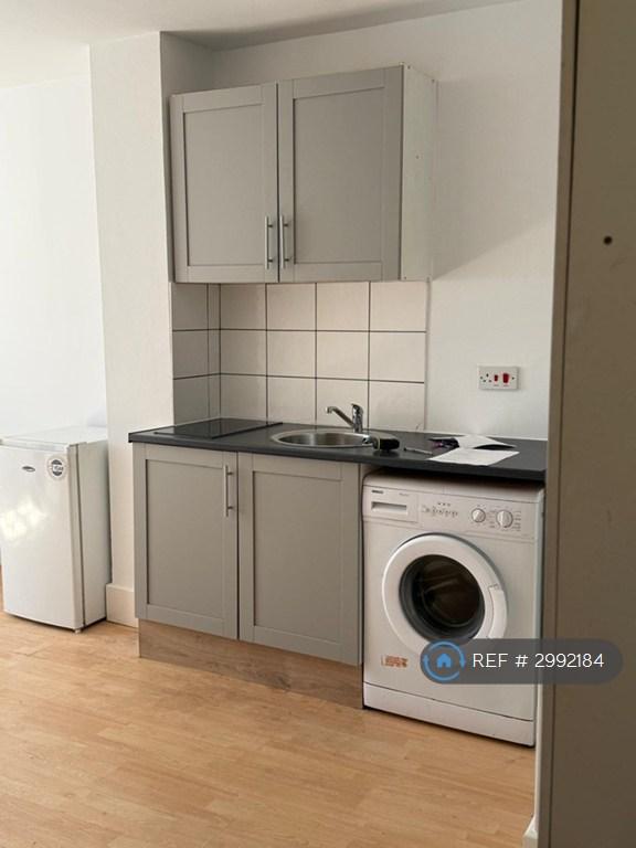 Studio flat in Northwold Road, London, E5 (#2992184)