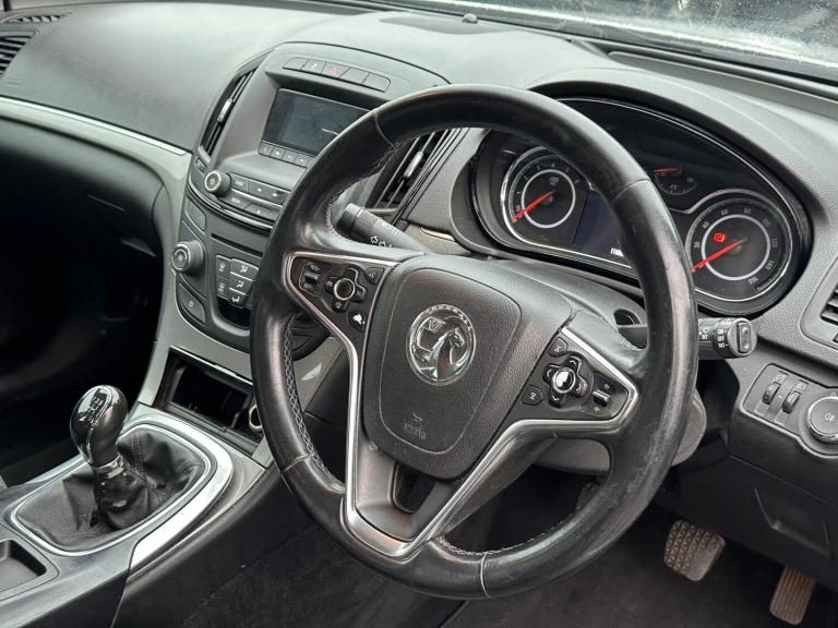 2015 Vauxhall Insignia 2.0 CDTi ecoFLEX Design 5dr ULEZ COMPLIANT ESTATE Diesel Manual