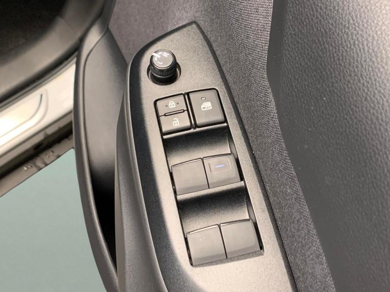 2024 Toyota Yaris Cross 1.5 VVT-h Icon SUV 5dr Petrol Hybrid E-CVT Euro 6 (s/s) (116 ps) - LANE T...