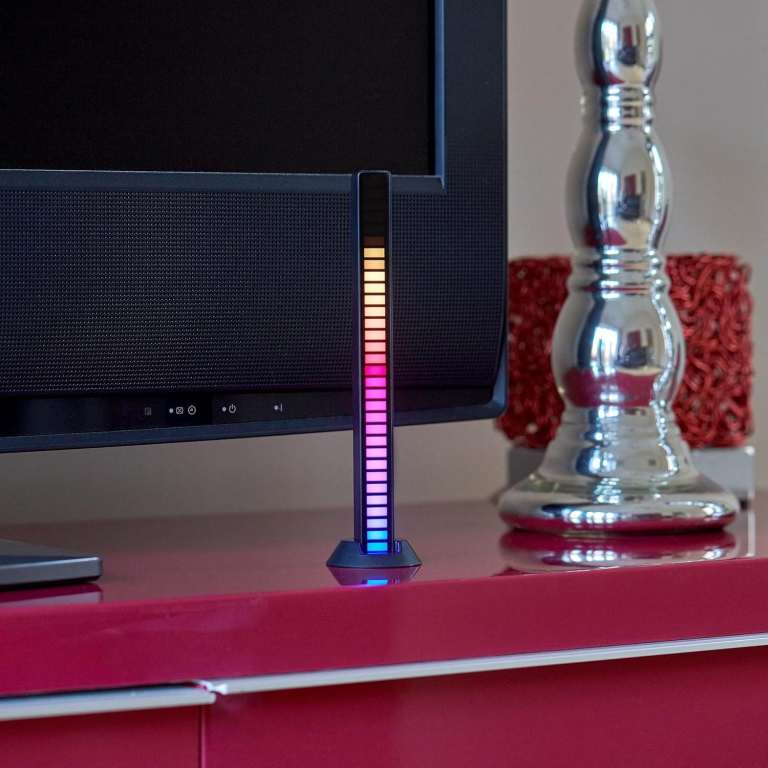 BLACK WIRELESS SOUND ACTIVATED SPECTRUM LIGHT BAR 32 LED RGB with USB LEAD BNIP