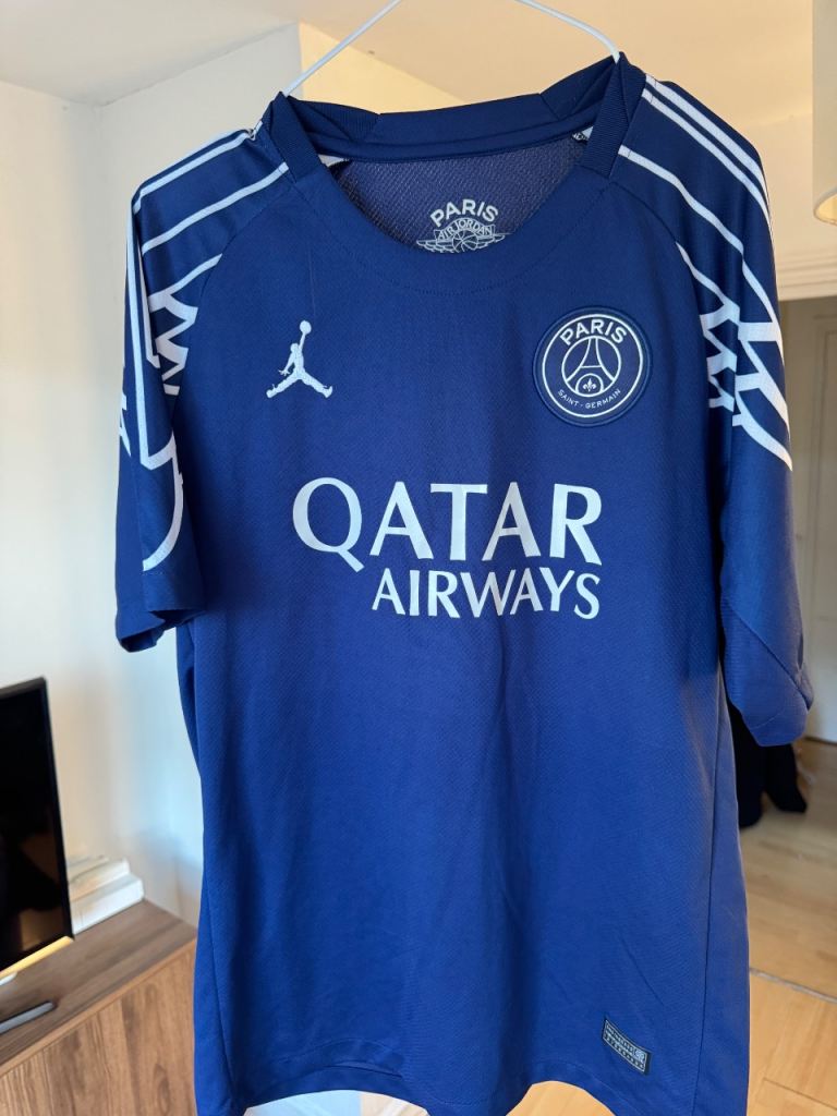 PSG Shirt Size M