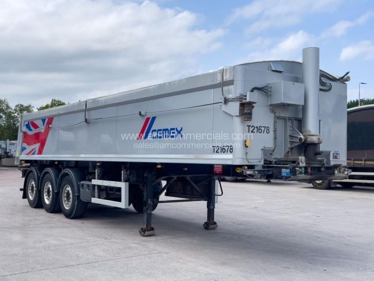 WILCOX INSULATED TIPPING TRAILER TRI AXLE TRAILER