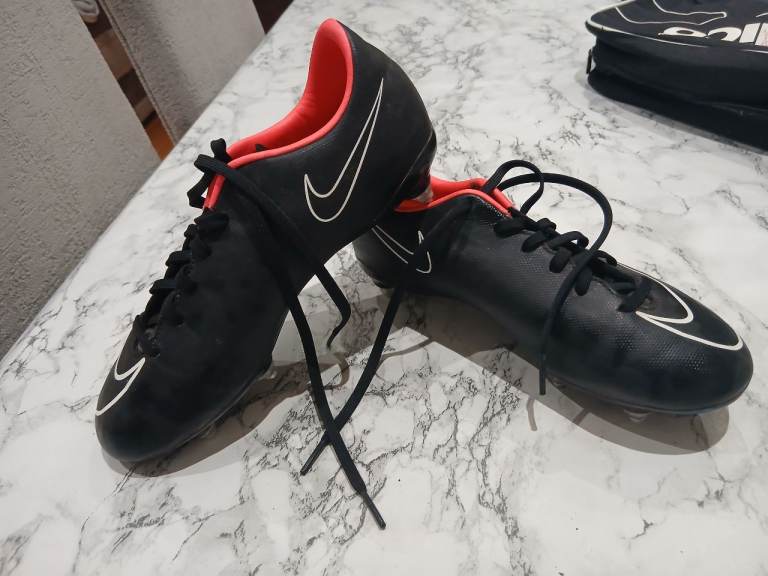 Nike football boots size  Uk 4 