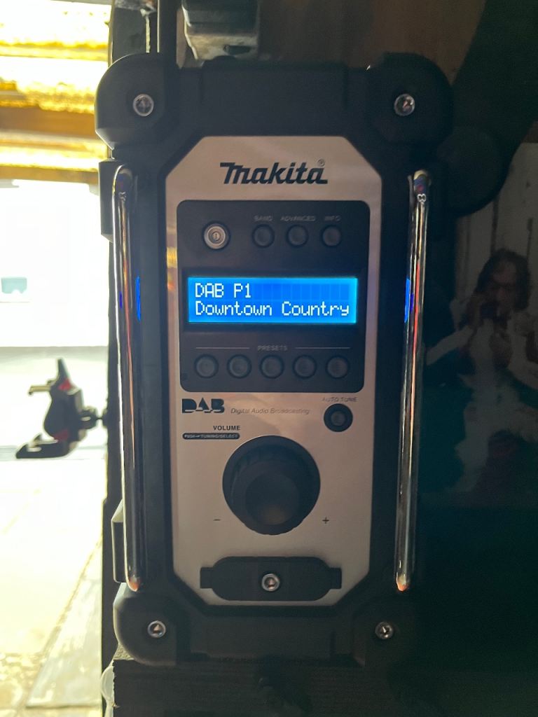 image for Makita dab site radio 