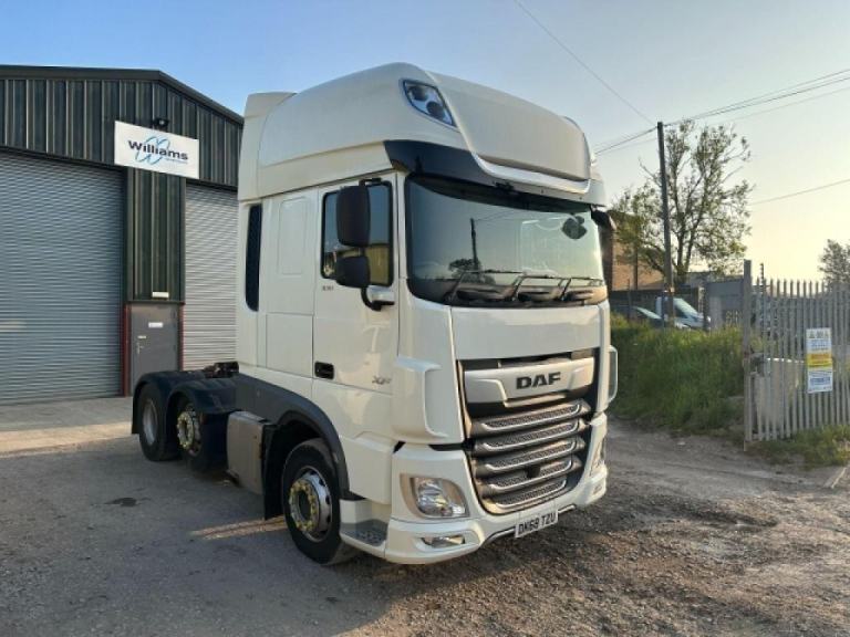 DAF XF 530 FTG 6x2 MID LIFT SUPER SPACE CAB TRACTOR UNIT