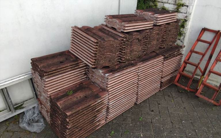 Redland Renown Roof Tiles – Good Condition, 180 in total 