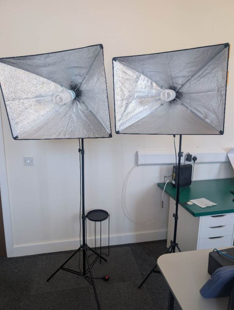 💡 RALENO Softbox Lighting Kit (free bulbs included) (2x Lights + Stands + Bag) 💡