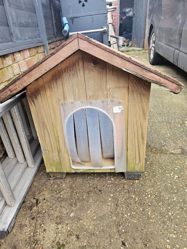 Dog kennel