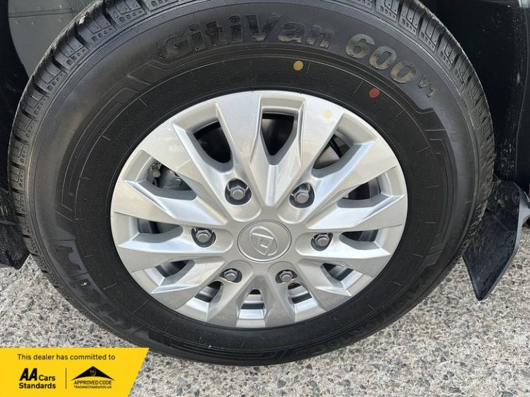 2025 Maxus Deliver 9 D20 LUX Panel Van Diesel Manual