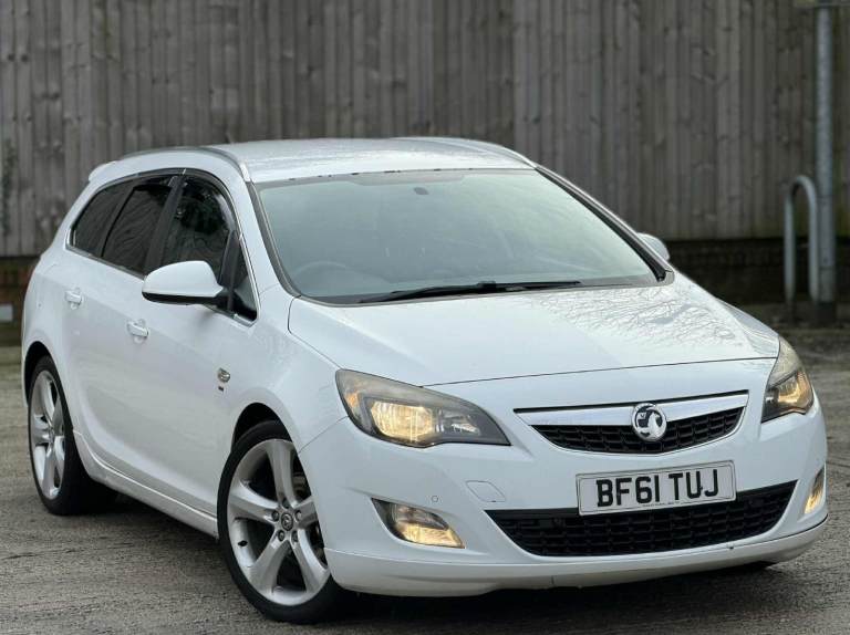 Vauxhall, ASTRA, Estate, 2011, Manual, 1956 (cc), 5 doors