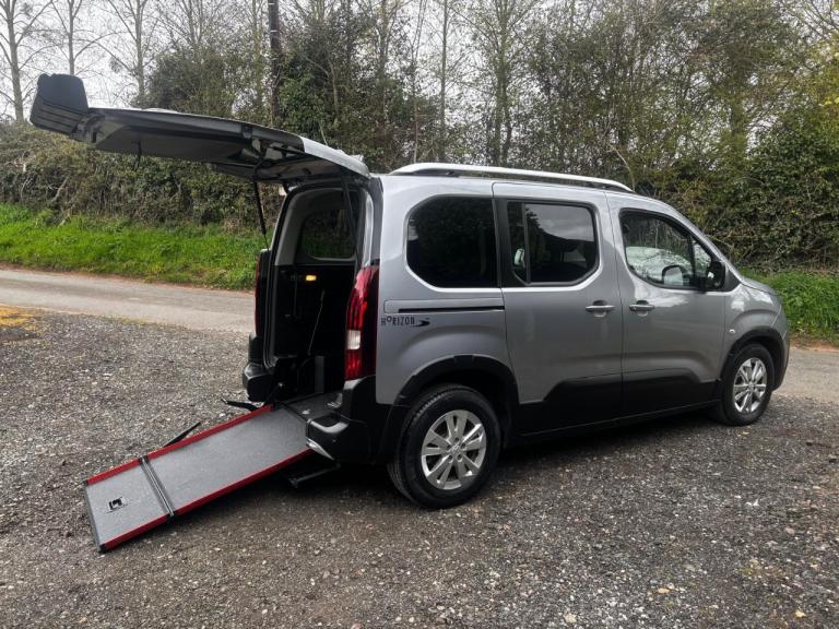 Peugeot Rifter 1.5 BlueHDi 100 Allure Premium 5dr WHEELCHAIR ACCESSIBLE