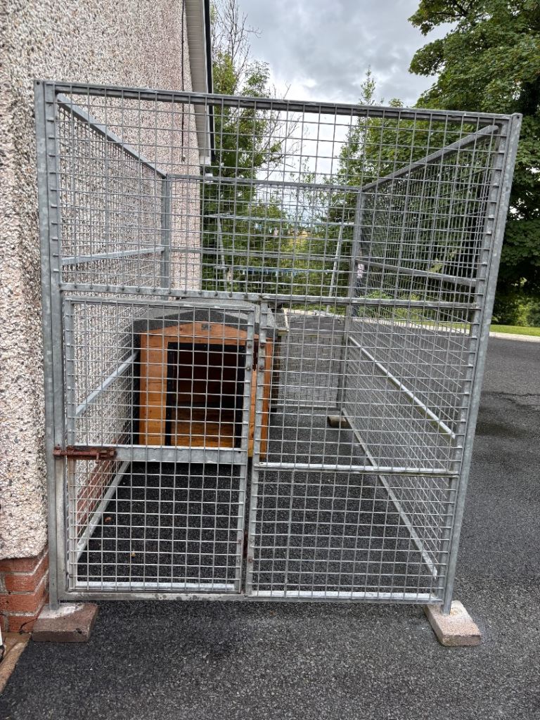 Galvanised Dog Pen and Box