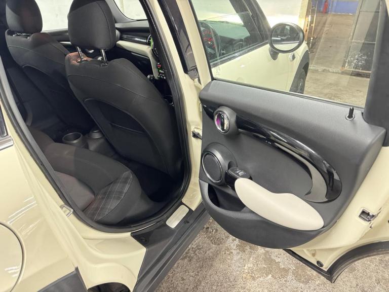 2015 MINI Hatch 1.5 Cooper 5dr HATCHBACK PETROL Manual