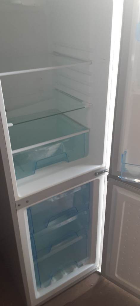 Fridge freezer 