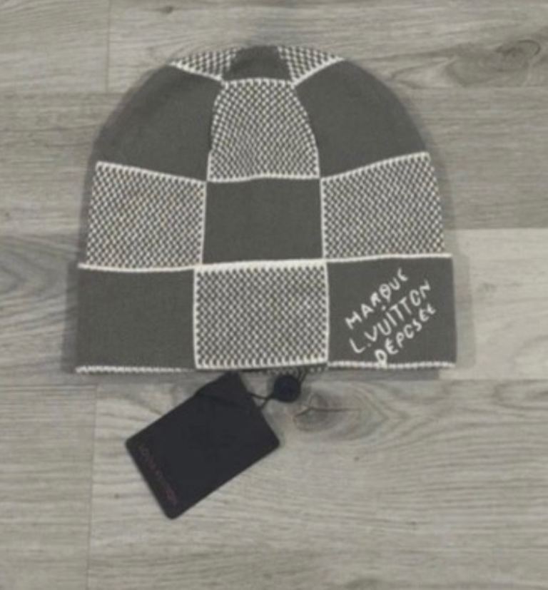 Brand New Louis Vuitton Beanie Hat – Grey & White Checked