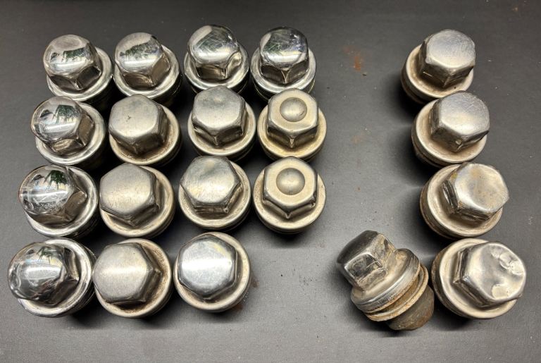 20 used Land Rover Classic defender 27mm wheel nuts