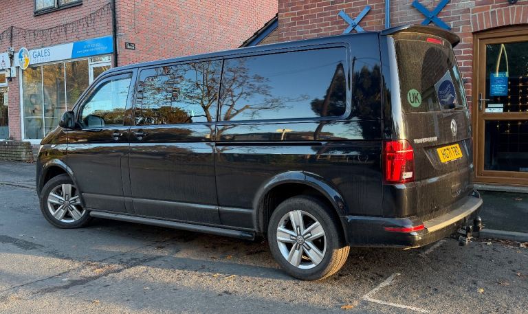 2022 Volkswagen VW Transporter T6.1 Kombi Highline TDI LWB DSG 150 T32 Black 28K NO VAT