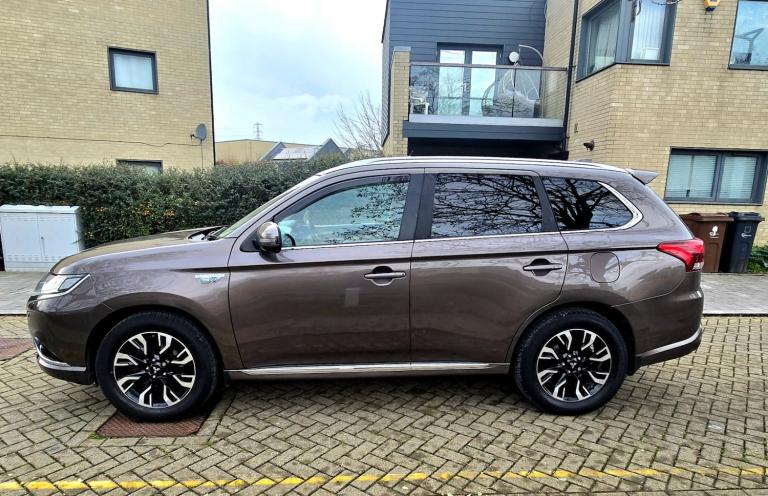 2018 Mitsubishi Outlander 2.0 PLUG-IN HYBRID 1YEAR MOT HPI CLEAR NEWLY SERVICED 3 MONTHS WARRANTY...