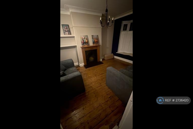 3 bedroom house in Didsbury Road, Stockport, SK4 (3 bed) (#2736420)