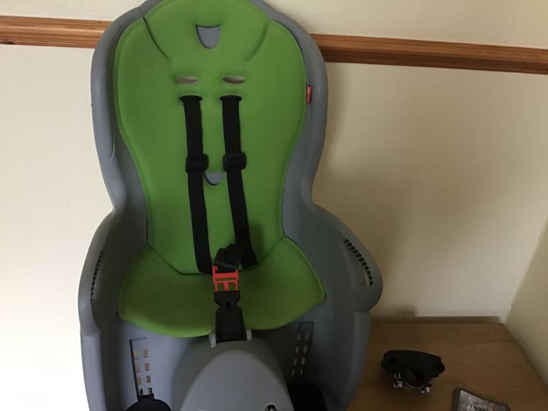 hamax  child seat to fit on your bike £20 