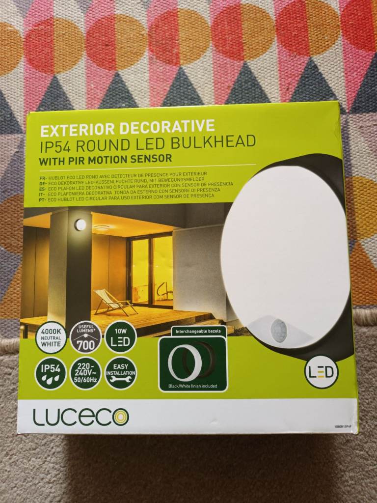 New Exterior decorative ip54 round LED bulkhead with PIR motion sensor Farlington