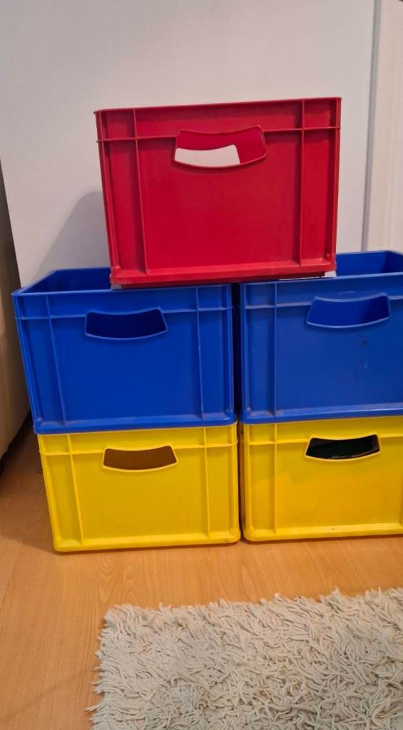5 Plastic storage Boxes - Ideal for Toys or Tools