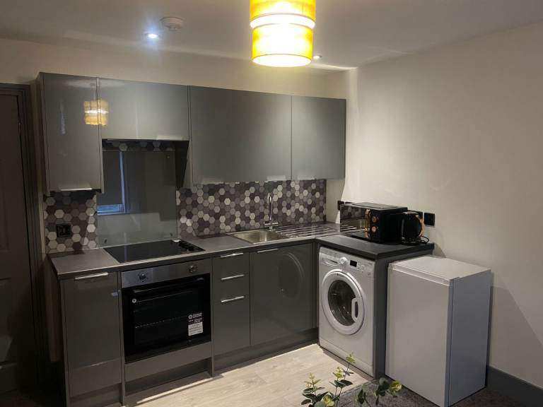 Refurbished 1 Bedroom Flat - WestEnd