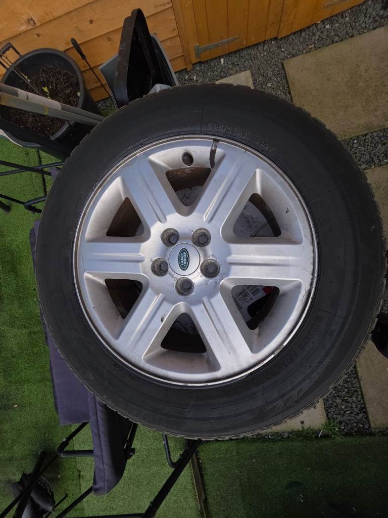 4 × 17inch land rover Freelander 2 alloys and tyres