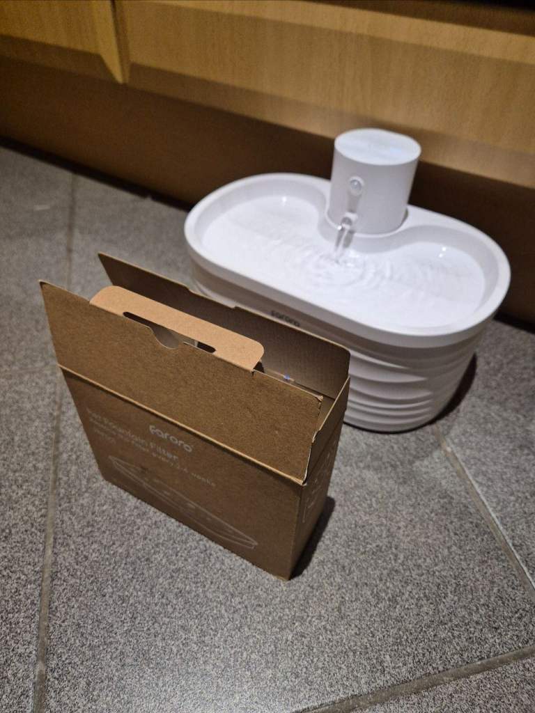 Faroro WF01 Cat Water Fountain, 2.5L Rechargable via USB-C Operated with Motion Sensor