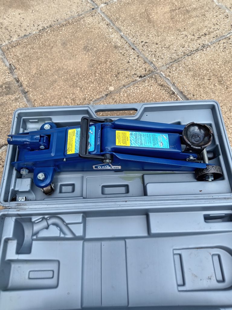 Hydraulic car jack 2 tonne