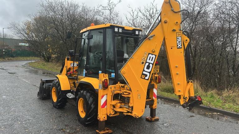 JCB 3CX BACKHOE LOADER. 4 WHEEL STEER. QUICK HITCH.