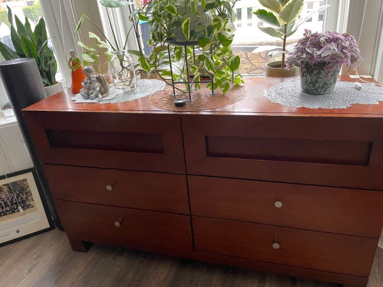 Finest quality chest of drawers 