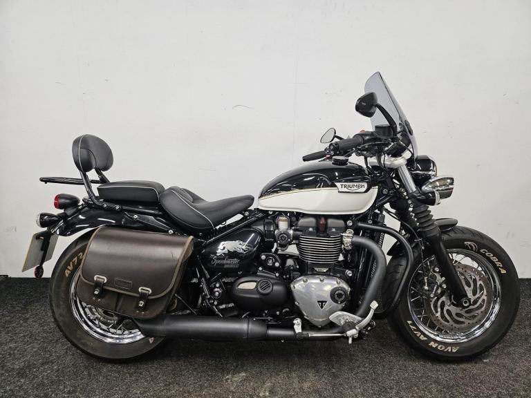 TRIUMPH SPEEDMASTER 1200 ** LEATHER PANNIERS - ENGINE BARS - 12 MONTH MOT **